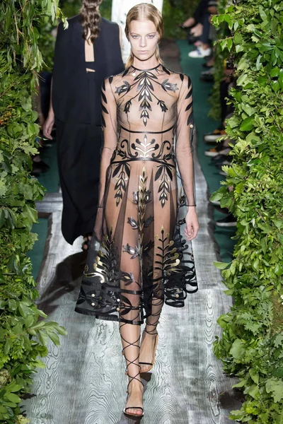Look 5